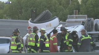 Overturned concrete mixer causing big backup in Sunnyvale