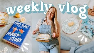 WEEKLY SPRING VLOG \\ a new favorite fantasy, a very disappointing read, lemon recipe & picnic! 🍋