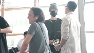 [FANCAM] 190418 Wang Yibo (with Han Geng) - Beijing departure @ J2YIBO