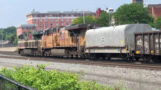 Monongahela HU Leads \u0026 UP AC45CCTE Trails Elephant Style on NS 11V