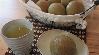 How to make Japanese Mugwort ( Yomogi) with Sweet Bean Buns - Japanese Homemade Food Recipes 【蓬あんパン】