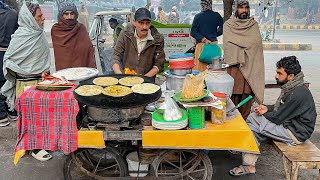 60/- Rs ALOO PARATHA ROADSIDE BREAKFAST | SAAG PARATHA - DESI CHEAPEST STREET FOOD LAHORE