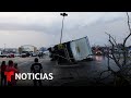 Tornado toca tierra sobre dos autopistas en Texas | Noticias Telemundo