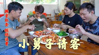 小舅子上門送“豪禮”！請客吃海鮮大餐，老婆滿意地笑了