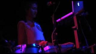 Micachu \u0026 the Shapes - Calculator LIVE