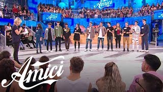 Amici 18 - Corale di canto - La musica non c'è