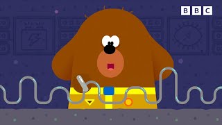 Doing Puzzles with Duggee | Learning with Duggee | Hey Duggee
