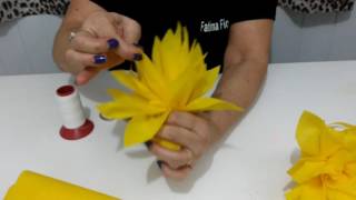 Aula 69 - Como fazer flores de TNT para várias decorações!!!