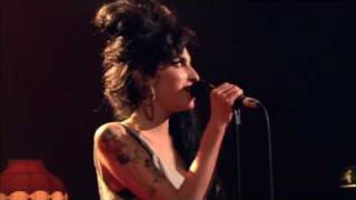 Amy Winehouse - You Know I'm No Good (Live in London)