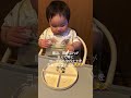 1歳7ヶ月boyの夜ご飯の様子👦🥣そろそろおにぎりは卒業間近かな😭？