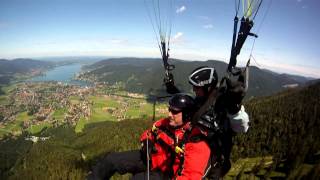 Tandem Gleitschirmflug mit dem Bräustüberl Schirm vom Wallberg