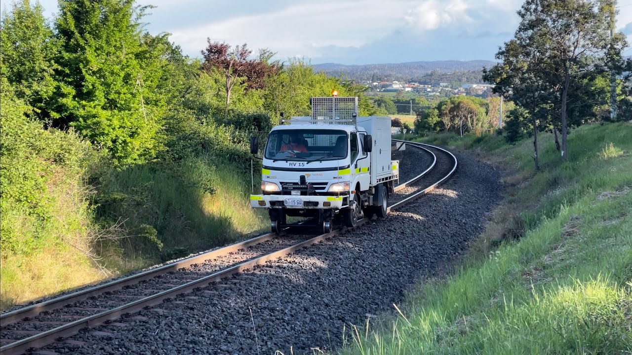 Tasrail Hv15 Hi Rail Truck Alongside Glenwood Road Youtube