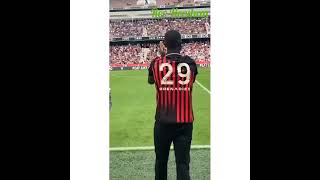 watch as Nicholas pepe was presented to OGC Nice fans🥰🥰🥰