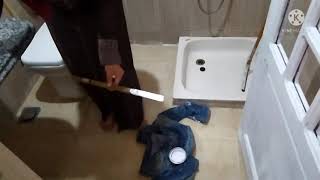 دهنت باب الحمام 🛀من غير صنيعة🛠️ ولا تعب ف يوم واحد غيرت شكله تماماً🛁🚪