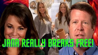 Jana Duggar REALLY Breaks Free, Takes Off Unchaperoned to Vegas in PANTS with Bestie