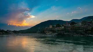 🌄 Rishikesh, Himalayalar'ın Eteklerindeki Manevi ve Doğal Güzelliklerle Çevrili Bir Şehir!