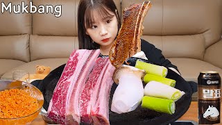 우대갈비 먹방🍖) 무쇠팬에 우대갈비 꾸워서 비빔면 + 말표맥주 먹방! BEEF BBQ MUKBANG ASMR EATING SHOW REALSOUND 혼술로그