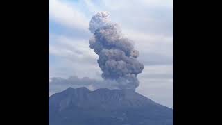 Huge eruption of the Sakurajima volcano in Kyushu, Japan #news #fypシ゚ #fyp #japan #eruption #volcano