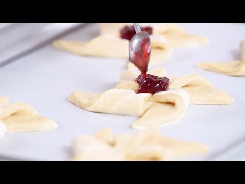 The simple Danish recipe for raspberry mills from Martha Stewart Martha Bakes #Shorts