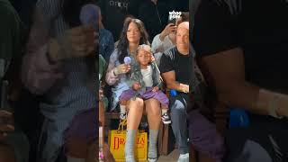 #Rihanna e il figlio rubano la scena alla sfilata di #ASAPRocky alla #PFW