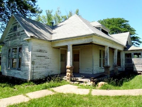 Metal Detecting 115 year old house. SILVER SURPRISE!!!!! Metal Detecting 115 year old house. SILVER SURPRISE!!!!!