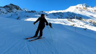 Ellen Amann Ski Zenit instructor skiing in Saas-Fee November 2020