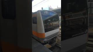 中野駅｜中央線快速（JR東日本E233系電車）13:41発 下り 中央特快の到着。R4。Chūō Line Special Rapid Train Nakano Station Tokyo JAPAN