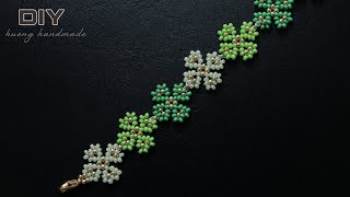 Four leaf clover beaded bracelet. Beading tutorial