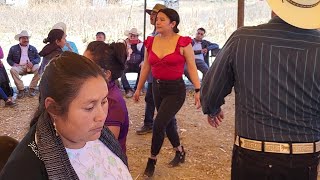 Admirable y Bonita / Bailando Música Tradicional de San Juan Mixtepec Juxtlahuaca Oaxaca México