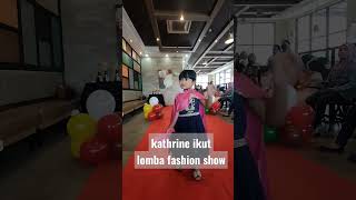 Kathrine ikut lomba Fashion Show #kathrine #fashionshow #frozen #anna #kids #cute #burgerking