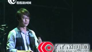 【独家跟拍】首播：五月天上海慈善演唱会 冠佑现场演唱《终结孤单》