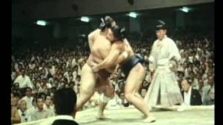 Chiyonofuji vs. Daiju : Aki 1975 (千代の富士 対 大受)