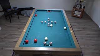 Artistic billiard tricks op golfbiljart