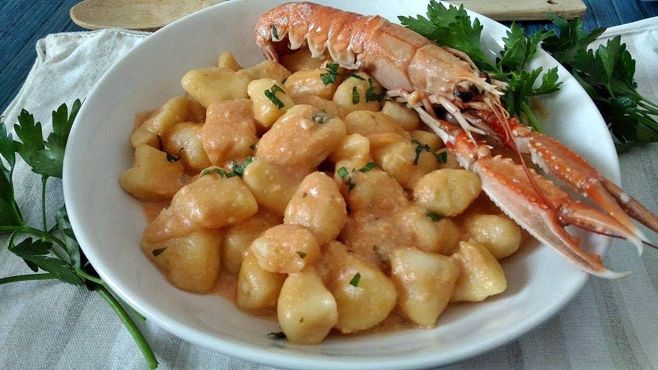 Gnocchi Alla Crema Di Scampi - Gnocchi With Scampi Sauce - YouTube