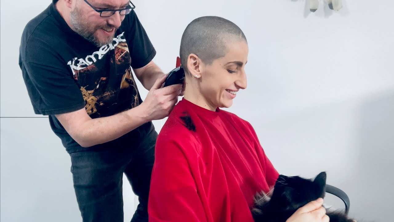 This Girl Gets The Most Relaxed Headshave Ever! It Only Takes ...