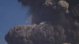 Massive Plume of Smoke Fills Air During Mount Etna's Latest Eruption