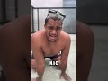 brinquei com o meu melhor amigo na piscina shorts