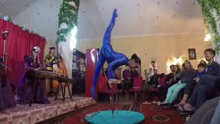 Mongolian contortionist