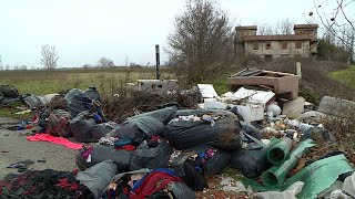 Cresce la discarica a cielo aperto tra la Bientinese e il Lago della Gherardesca