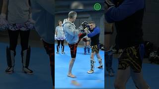 Muay Thai Training - Aggressive Boxing to Counter Kicks with Damien Trainor