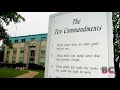 New law requires all Louisiana public school classrooms to display the Ten Commandments