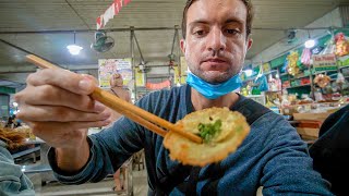 Shopping At A Local Market in Da Nang, Vietnam (Bắc Mỹ An)