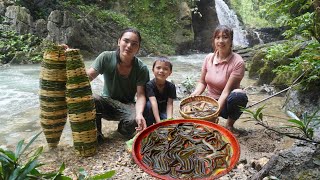 How to weave stream fish trap baskets, farm life, SURVIVAL ALONE