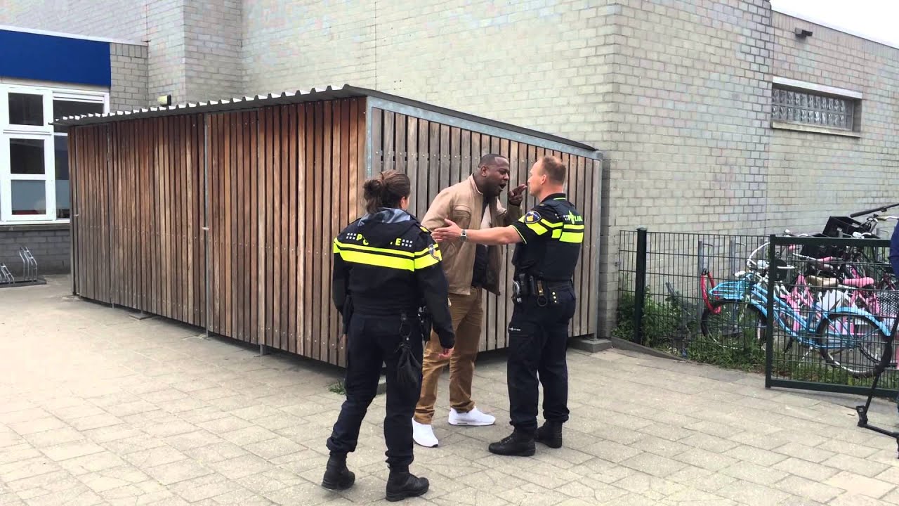 Liquidatie Zaandam Lucas Boom Gemoederen School Plein Lopen Hoog Op Bij ...