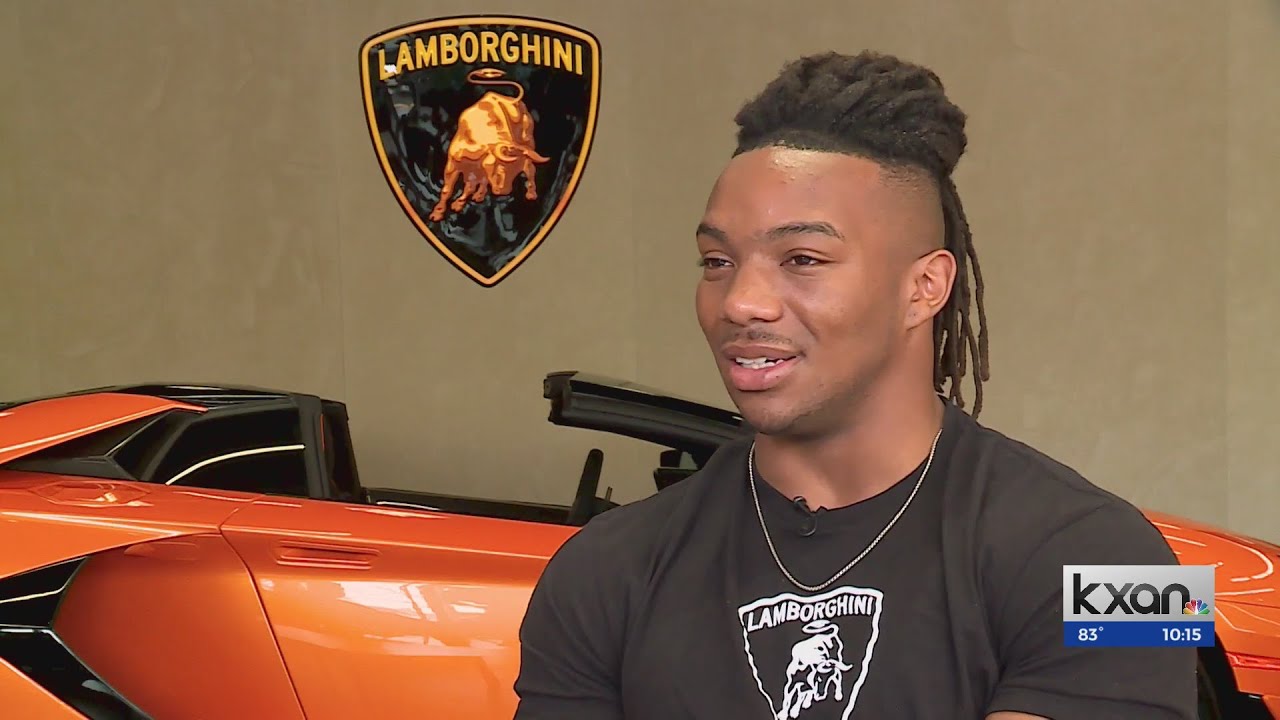 UT Running Back Bijan Robinson Strikes NIL Deal With Lamborghini - YouTube