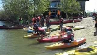 Hop onboard (kayaks)