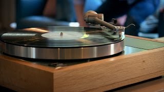 How Does a Turntable Work?