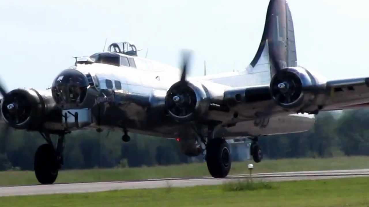 B-17 Takeoff - YouTube