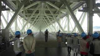 20110527明石海峽大橋參觀走ㄉ是工程人員ㄉ通道,頭頂上ㄉ是車道