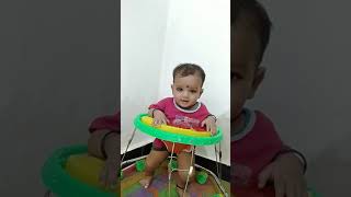 aayan baby hasta khelta hua